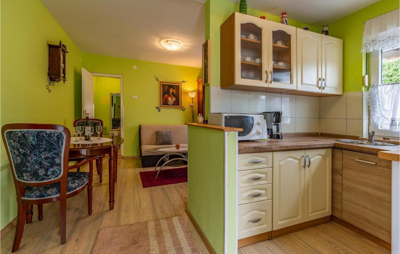 Nice Apartment In Premantura With Wifi Buitenkant foto