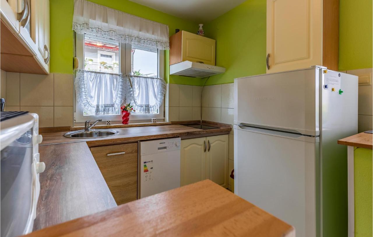 Nice Apartment In Premantura With Wifi Buitenkant foto