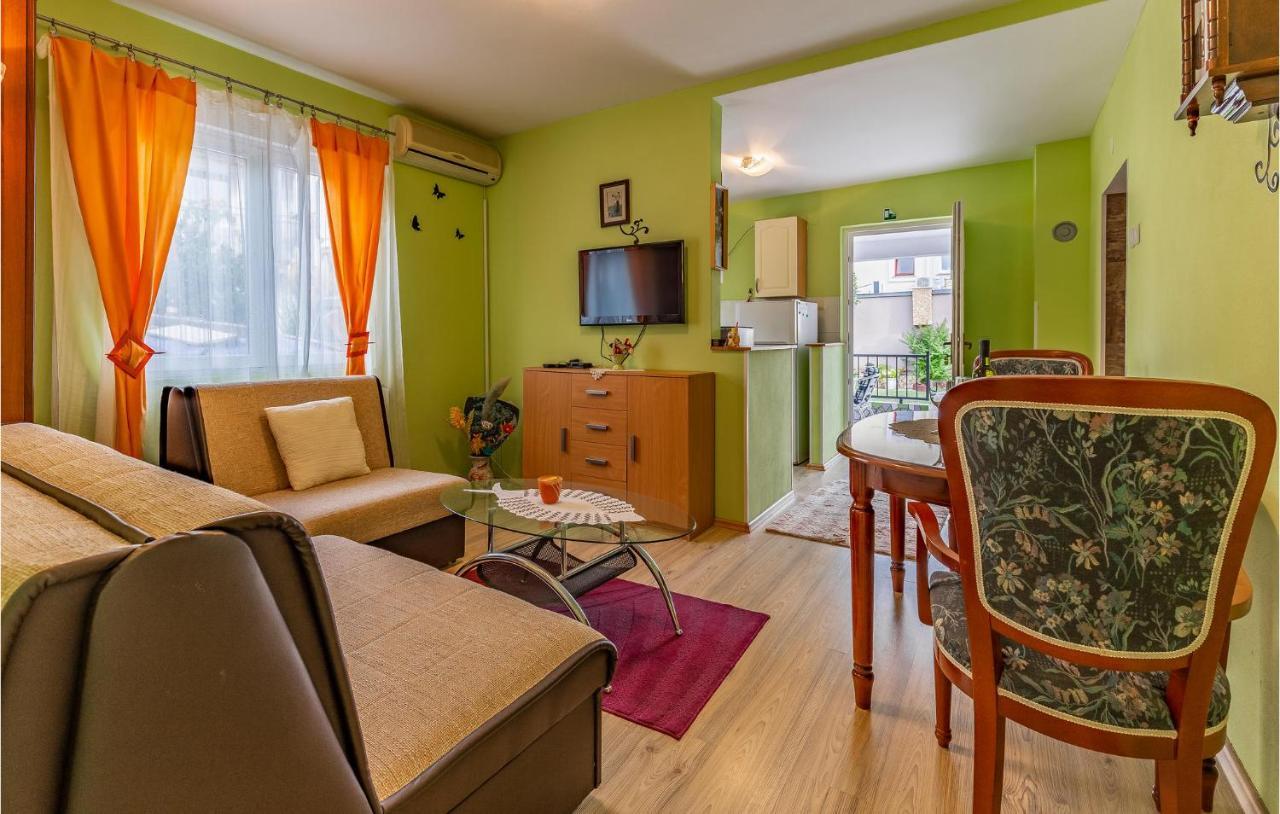 Nice Apartment In Premantura With Wifi Buitenkant foto